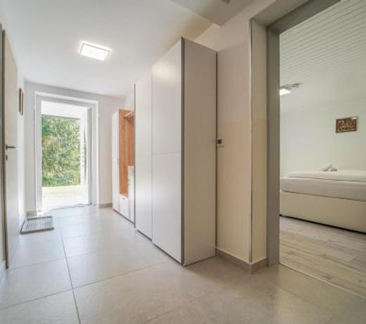 Ferienhaus in NiederÃ¶sterreich mit 3 Apartments mitten im Wald
