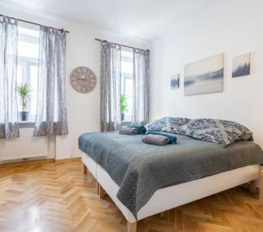 revLIVING Apartments Eggenburg - Garten - Netflix - Disney Plus - Nespresso