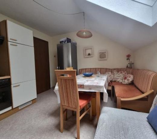 Haus Flora - Ferienwohnung Bodensdorf