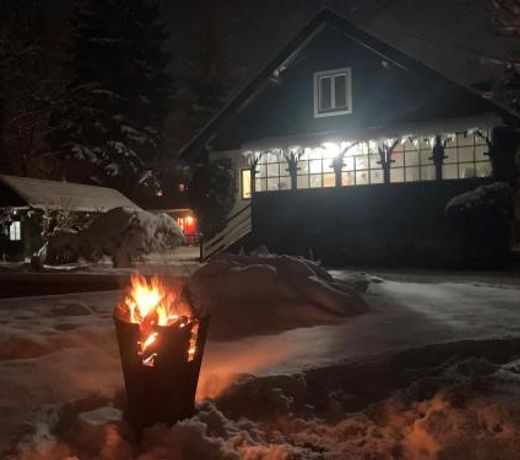 Haus in Anif bei Salzburg mit Sauna und Garten mit Badeteich