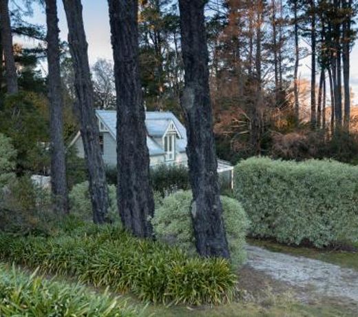 Carramar Coach House, Romantic Falls Retreat