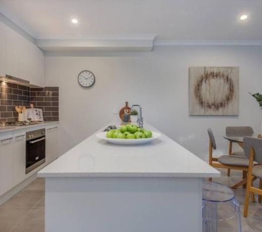 Merchant's Court, Quiet and Central 3 bedroom townhouse