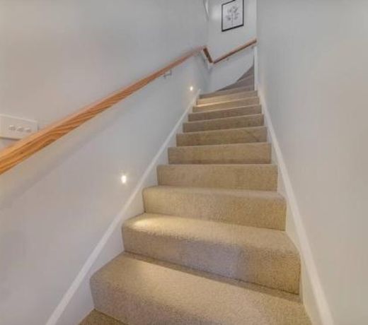 Merchant's Court, Quiet and Central 3 bedroom townhouse