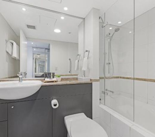 KOZYGURU Sydney CBD Lovely 2 Bedroom APT with Amazing City View NHA653