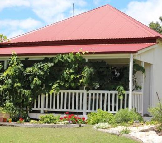 Glenlyon Dam Holiday Cottage & Farmstay
