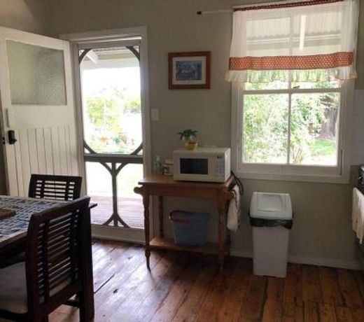 Glenlyon Dam Holiday Cottage & Farmstay