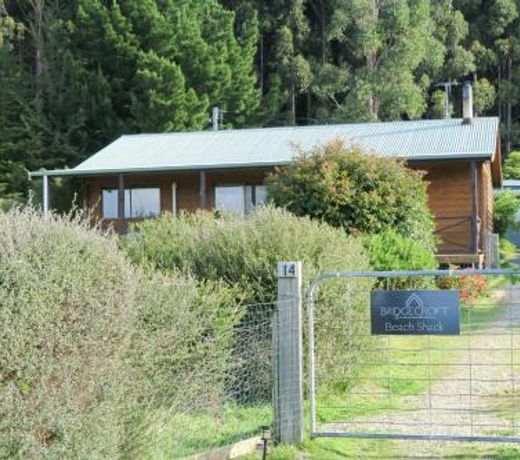 Bridgecroft Beach Shack blissful spa retreat for 6