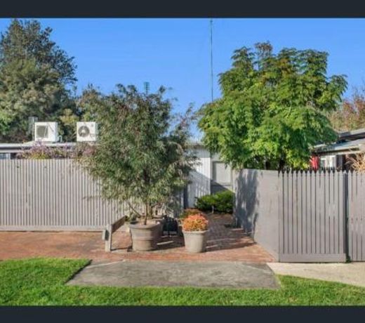 Belle Retreat by the River & Ocean Pet Friendly