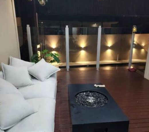 Contemporary 5 bedroom Villa With Pool