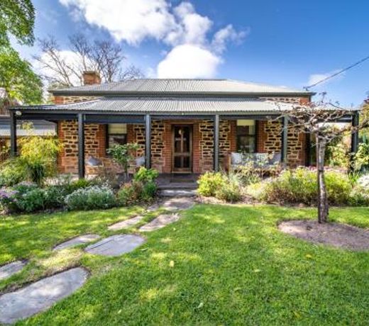 Secret Garden - Luxury Cottage - Giant 85inch TV