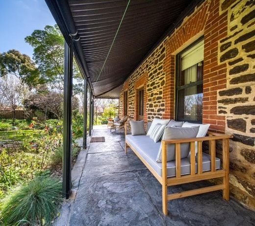 Secret Garden - Luxury Cottage - Giant 85inch TV