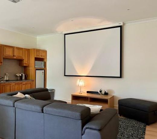 Super Luxury Self Contained Studio unit