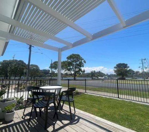 Quarterdeck Lakes Entrance 2br *Waterfront* Apartment