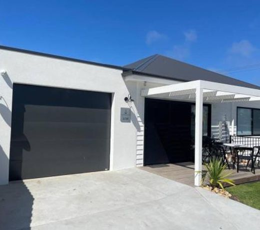 Quarterdeck Lakes Entrance 2br *Waterfront* Apartment