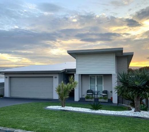 Beachside 4 Bedroom Luxury Home