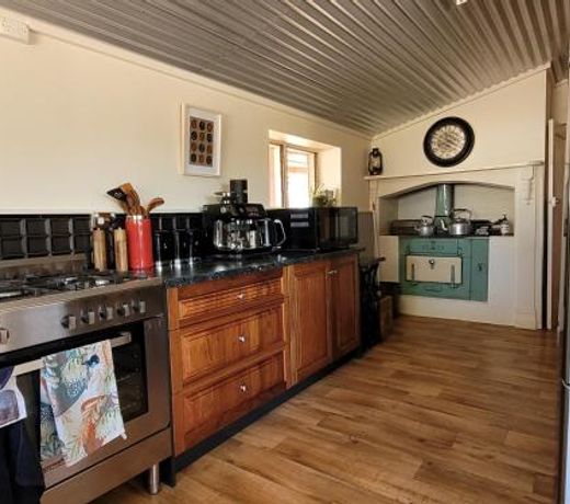 Sunset Ridge Accommodation -Rockville Homestead