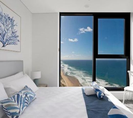 Sea view Beachfront apartment in surfers