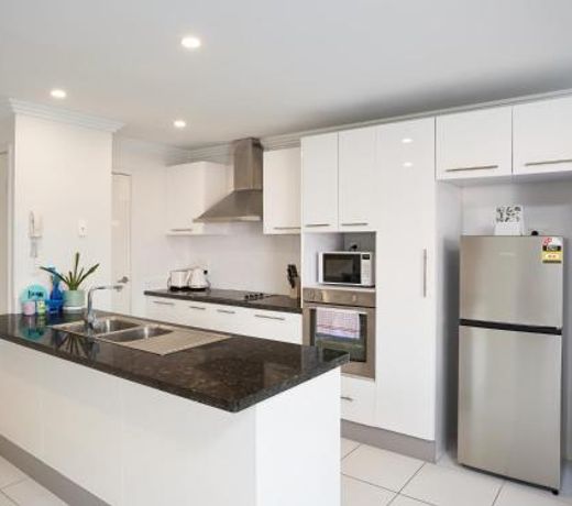Comfort Two Bedroom Apartment Next to water park in Southport