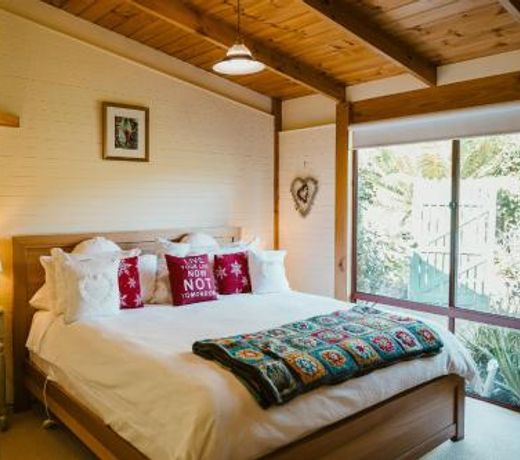 Fleurty's Point Cottage at Franklin South, Huon Valley, Tasmania