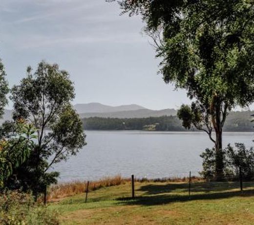 Fleurty's Point Cottage at Franklin South, Huon Valley, Tasmania