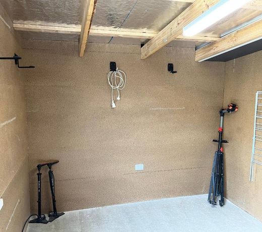 Derby Digs Cabin