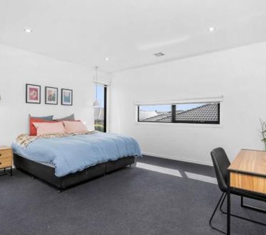 Bayview Luxe- Sleeping 14, Pet Friendly, Views- 4 bedroom, lounge with sofa beds