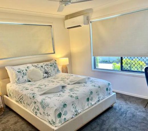 Lux in Bundy - Wifi, AC, Netflix and comfort