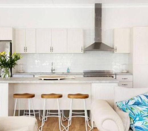 Arborea Country Holiday House catering for 14 to 16 guests In the heart of Bowral