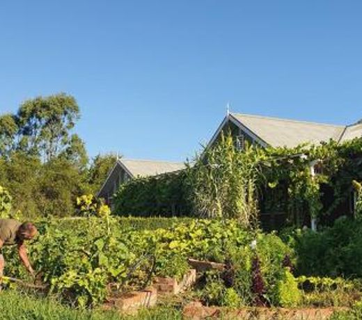 Belkampar Retreat - Authentic Farm Style Home - Perfect For Families and Large Groups!