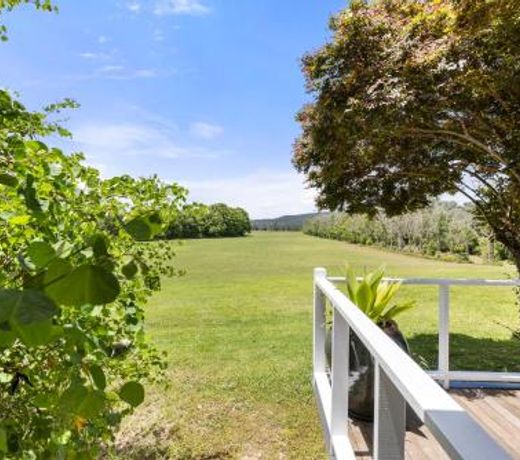 4 Bedroom Farm Cottage on the Bellinger River