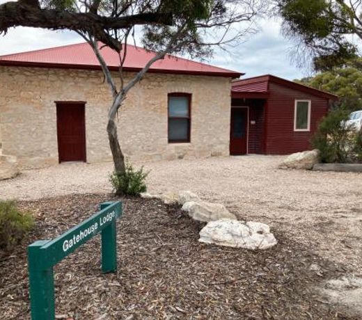 Gatehouse Lodge - Dhilba Guuranda-Innes National Park