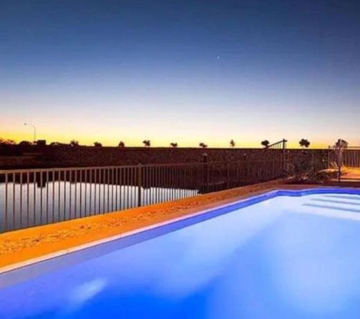Gecko - On the Marina with Pool & Private Jetty