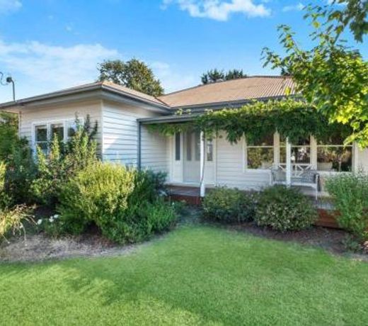 Mansfield Family Getaway - sleeps 10