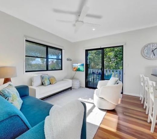 Beachside Serenity Apartment