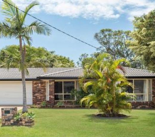 5 Bullando Street Warana QLD