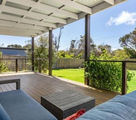 Everleigh - renovated, spacious beach house