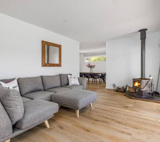 Everleigh - renovated, spacious beach house