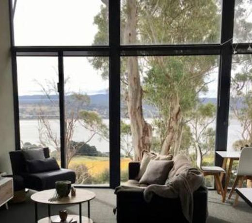 Panoramic views from your stunning 'Treehouse'