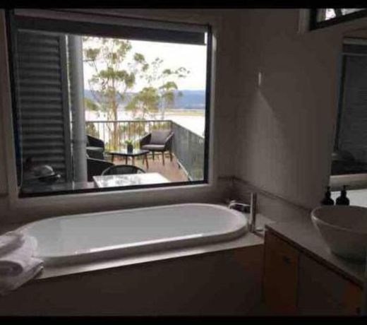 Panoramic views from your stunning 'Treehouse'