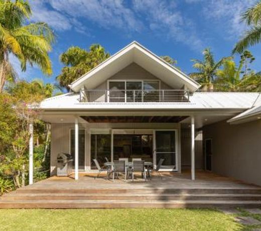 The Beach House at Lizzie