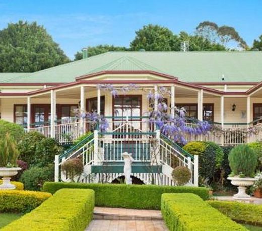 Palatial Queenslander for Groups of Family & Friends!