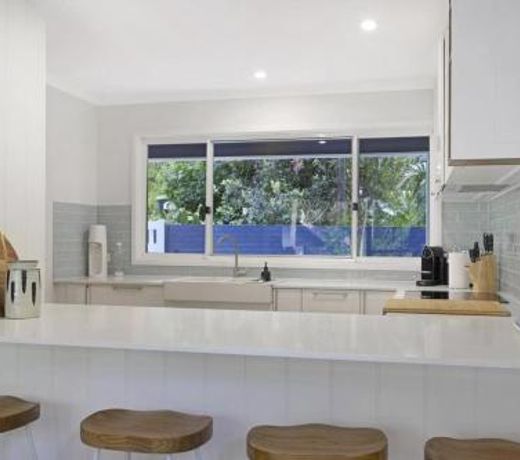 Family Friendly Beach House - 5mins walk to the beach
