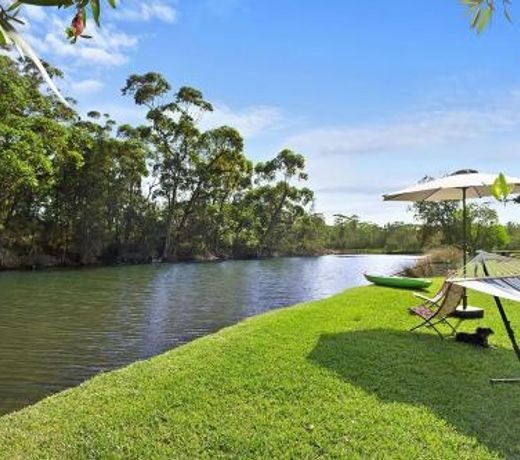 Lake Frontage
