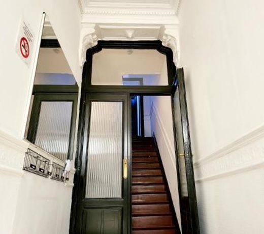 Chambre privee au 3e etage sans ascenceur en plein centre de Charleroi