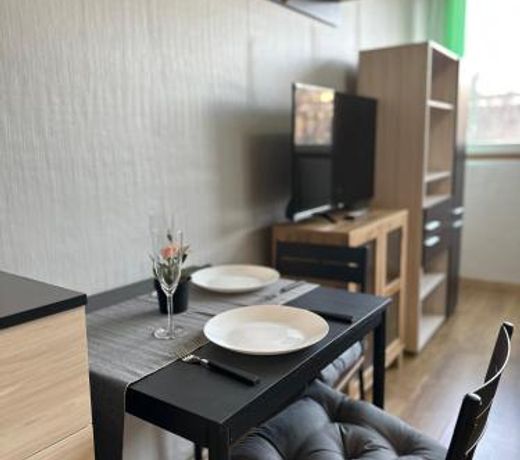 Skyway Apartment by LMG