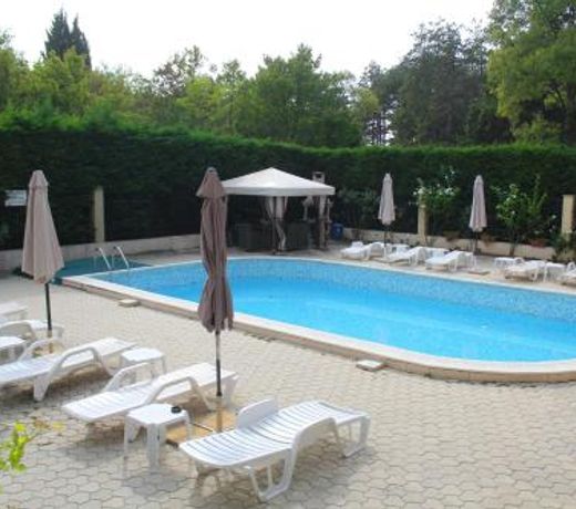 Lovely 1-bedroom apartment with pool, 250 m to the beach