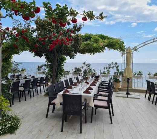 La Mer Luxury Apartments