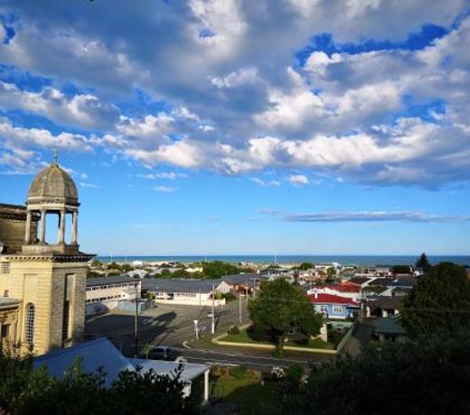 Hello Seaview! 4 BRs House in Central Location!