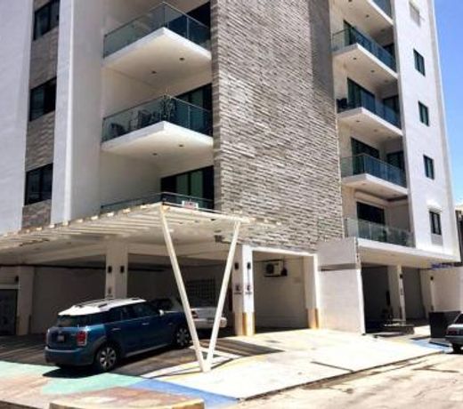 DepaDeLUX 35 mt de la Playa! Zona Dorada Vista al Mar!