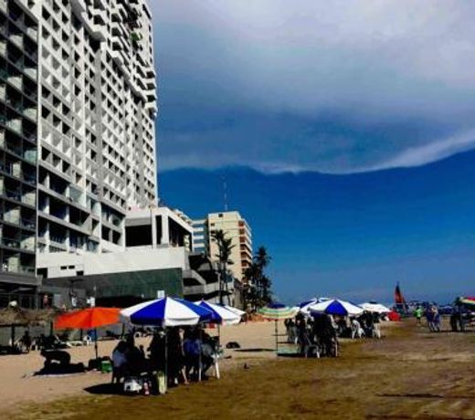 DepaDeLUX 35 mt de la Playa! Zona Dorada Vista al Mar!